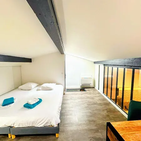 Origamix Center And Garage アパート *