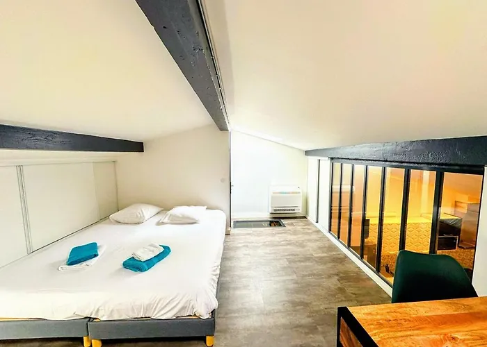 Origamix Center And Garage Apartment *