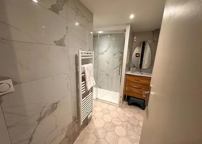 Apartment Origamix Center And Garage