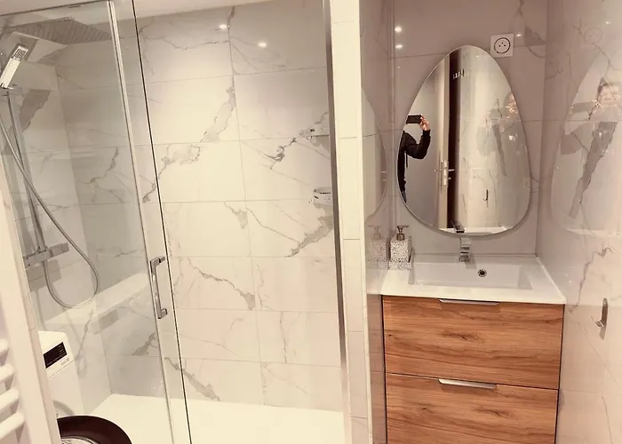 Origamix Center And Garage Apartment