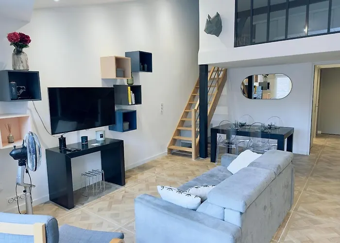 Origamix Center And Garage Apartment