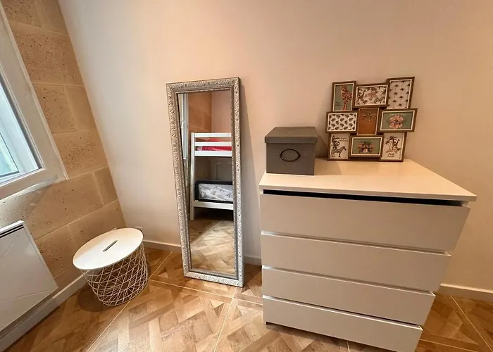 Origamix Center And Garage Apartment